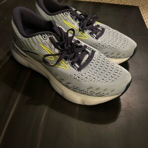 Brooks Glycerin women’s size 8.5–never worn